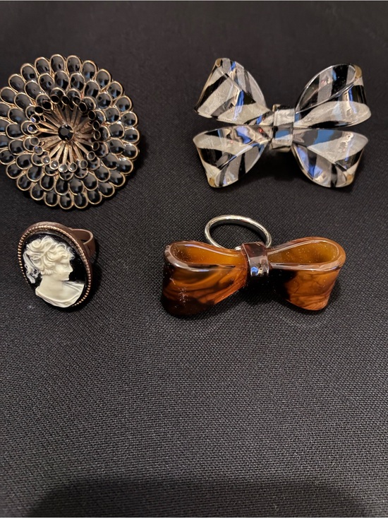 Jewelry - Lot of 4 Unique Rings